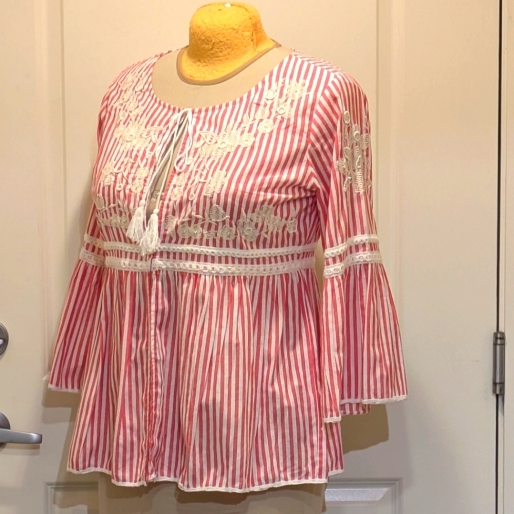 3/$30 EUC Celestial Blue M 100% Cotton Red and White Blouse with Beading - Picture 7 of 10